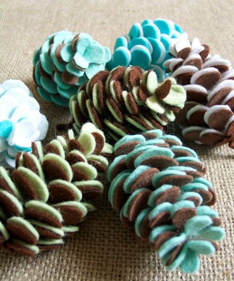 Sewing Christmas Decorations, Felt Pinecone, Painting Glass Ornaments, Sewing Christmas, Painting Glass, Pinecone Ornaments, Pine Cone Decorations, Pine Cone Crafts, Christmas Gifts For Girls