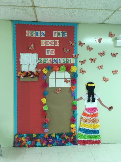 My Spanish Welcome Back bulletin board for back to school. Borrowed some Pinterest ideas and used some of my own. #classroomdecorations #spanish #classroom #decorations Spanish Heritage Door Decorations, Spanish Bulletin Boards Back To School, Spanish Class Door Decorations, Spanish Heritage Month Decorations, Spanish Class Bulletin Boards, Spanish Door Decorations Classroom, Fiesta Bulletin Board Ideas, Hispanic Heritage Door Decoration Ideas, Hispanic Bulletin Board Ideas