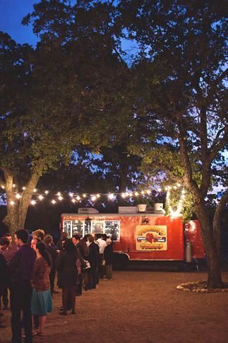 Taco stand at a wedding. Reserve a space to park the food trucks. Wedding Food Truck Catering, Airstream Wedding, Wedding Food Truck, Food Truck Party, Truck Wedding, Food Truck Wedding, Food Truck Catering, Food Truck Festival, Taco Stand