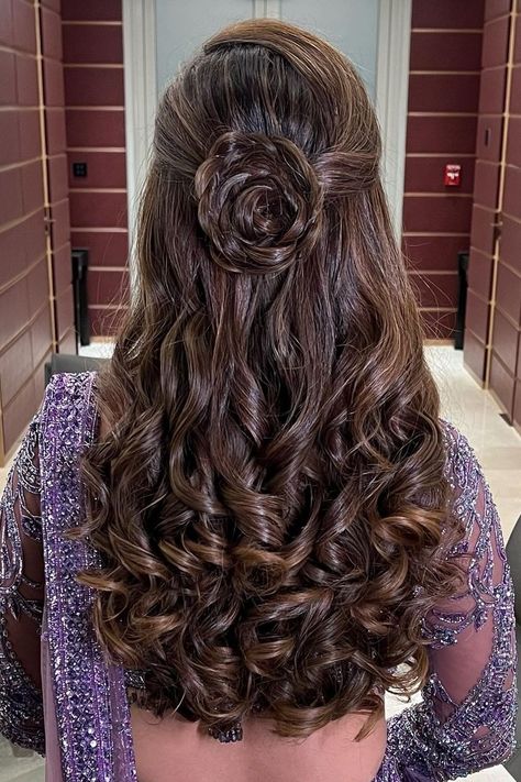 Hairstyle Girl Wedding, Beautiful Braid Hairstyle For Long Hair, Hairstyle From Front Side, Hairstyles For Long Hair In Wedding, Frock Hairstyle Medium, Wedding Hairstyles For Long Hair Curly, Side Partition Hairstyles Indian Wedding, Hear Stail Girl, Hairstyle For Long Frock