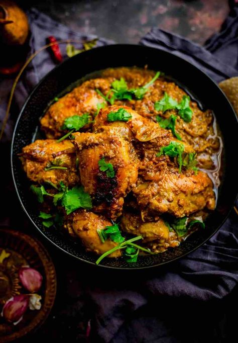 Chicken Hyderabadi Chicken Hyderabadi, Chicken Handi, Hyderabadi Chicken, Chicken Karahi, Indian Chicken Recipes, Healthy Indian Recipes, Masala Spice, Spice Mix Recipes, Indian Cooking Recipes