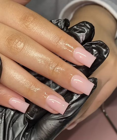 Acrylic Nails Without Polish, Plain Square Nails, Sheer Pink Acrylic Nails, Glossy Nude Nails, Short Square Pink Nails, Clear Pink Acrylic Nails, Short Coffin Acrylic Nails, Clear Pink Nails, Nails Short Medium