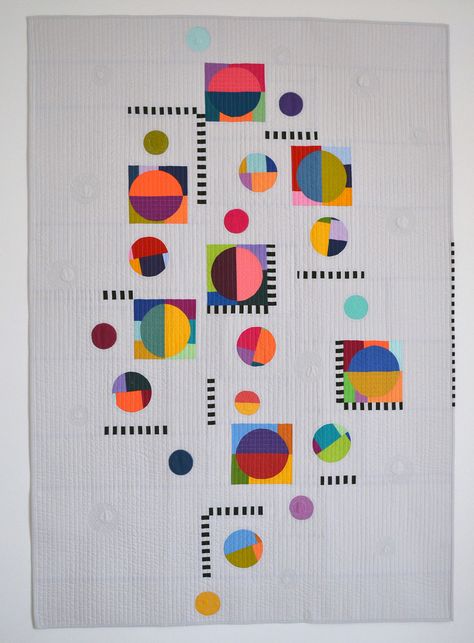 Improvised Quilts, Quilt Circles Pattern, Art Quilts With Circles, Walking In Circles Quilt, Modern Improv Scrap Quilt, Circle Ideas, Improv Piecing, Drunkards Path Quilt, Drunkards Path