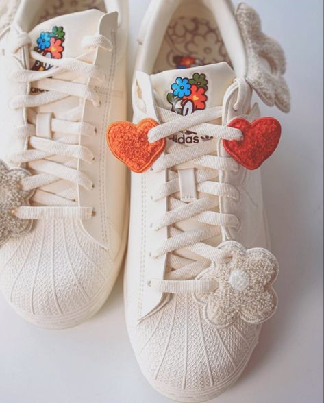 Custom Sneakers Diy, Holy Chic, Diy Clothes Design, Disney Shoes, Footwear Fashion, Embroidered Shoes, Hair Flowers, Fancy Shoes, Shoe Inspiration