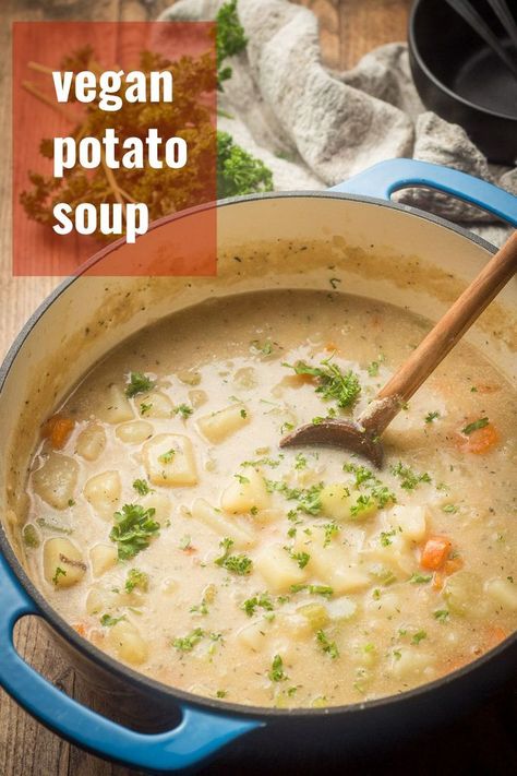 Weight Watchers Potato Soup, Homemade Potato Soup, Vegan Potato Soup, Cream Of Potato Soup, Plant Based Soups, Creamy Potato Soup, Vegan Potato, Vegan Soup Recipes, Potato Soup Recipe