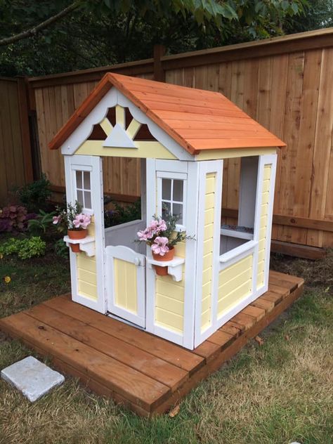 Wooden Playhouse Paint Ideas, Yellow Playhouse, Playhouse Colors, Playhouse Paint Ideas, Painted Playhouse, Rainbow Playset, Playhouse Remodel, Diy Kids Paint, Pink Playhouse