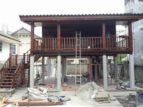 Elevated Houses, Modern Bahay Kubo, Bahay Kubo, Bamboo House Design, Nice House, Building House Plans Designs, Bamboo House, Loft House, Home Design Plans