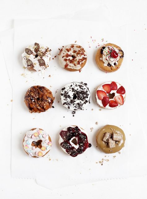 9 Decadent Donut Toppings @themerrythought Minimalist Pictures, Dessert Styling, Wizardess Heart, Donut Toppings, Mini Donuts, Donut Recipes, Relish, Food Styling, Food Inspiration