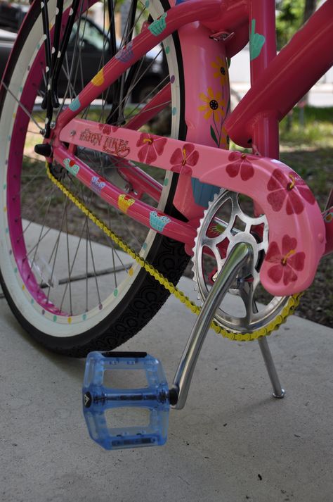 Idea to paint my bike wheels Bike Ideas Paint, Bike Paint Ideas Diy, Bike Wheel Ideas, Bicycle Design Paint, Bike Paint Ideas, Bike Makeover, Bicycle Makeover, Weird Cakes, Bike Gadgets