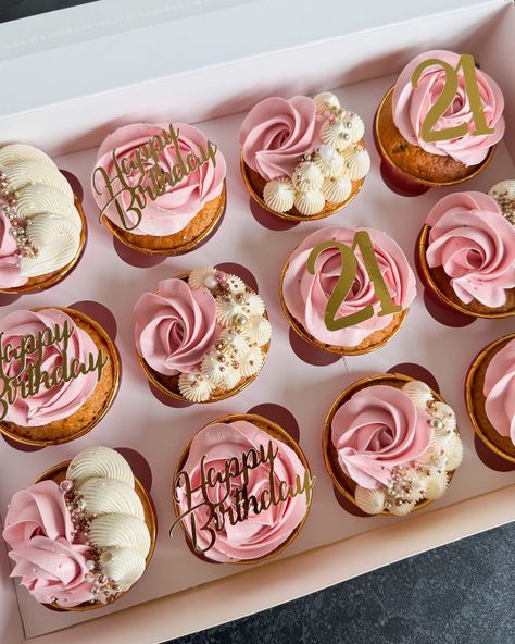 Pretty in pink - beautiful buttercream cupcakes for a special 21st birthday! . . . #lumibakes #21stbirthdaycupcakes #pinkbuttercreamcupcakes #buttercreamcupcakes #cakesinaltonhampshire #hampshirecupcakes #surreycupcakes 30th Birthday Cupcake Cake, Pink And Gold Cupcakes Birthday, 40th Birthday Cupcakes Women, Pink And Gold Cupcakes, 30th Birthday Cupcakes, 40th Birthday Cupcakes, 50th Birthday Cupcakes, 21st Birthday Cupcakes, Sparkly Cake