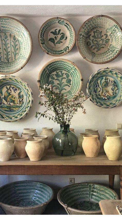 Deco Champetre, Monday Inspiration, Ivy House, Antique Pottery, Keramik Design, Deco Boheme, The Wall, A Table, Home Accessories