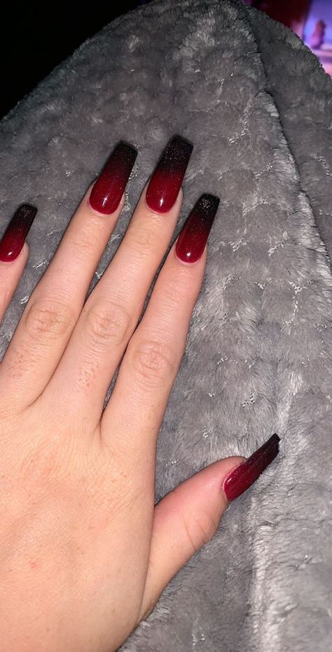 Red Nails And Black Design, Red Ombre Coffin Acrylic Nails, Red Black Ombre Nails Coffin, Red And Black Aesthetic Nails Acrylic, Black And Red Nails Ideas Coffin, Red To Black Nails Ombre, Red A D Black Nails, Ombré Red And Black Nails, Red And Black Nails For Hoco