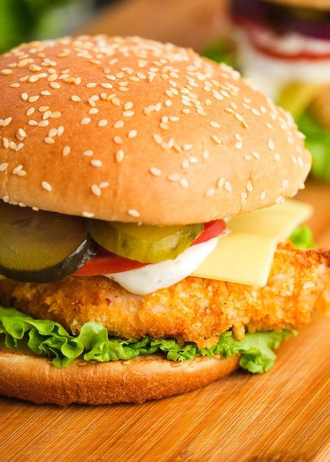 These easy Air Fryer Crispy Chicken Sandwiches are perfectly juicy and ready in about 20 minutes! This air fryer recipe is easy enough for a weeknight dinner and is great for meal prepping. Air Fryer Chicken Sandwiches, Crispy Chicken Sandwich Air Fryer, Air Fryer Breaded Chicken Breast, Breaded Chicken Sandwich, Air Fryer Crispy Chicken, Coleslaw Sandwich, Crispy Chicken Sandwich, Chicken Breast Sandwich, Bread Crumb Chicken