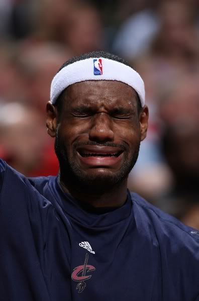 4D+6C+12C+17C+20C+25D+26D+43E -- Thrill of victory or agony of defeat? I'll go with victory w/tears of joy. Lebron Crying, Lebron James Meme, Lebron James Funny, Nba Funny Moments, Funny Basketball Pictures, James Meme, Nike Inspiration, James Basketball, Nike Lebron Shoes