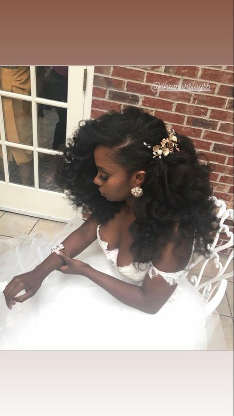 Natural Hair With Tiara, Black Hairstyles For Brides, Natural Hair Wedding Styles Afro, Bridal Hairstyles For Natural Black Hair, Beach Wedding Hairstyles For Black Women, Natural Hair On Wedding Day, Flowers In Hair For Wedding Black Women, Bridal Crochet Braids Wedding Hairstyles, Wedding Hairstyles Black Women Natural Hair