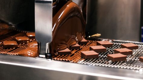 Haute Chocolate #angelsfoodparadise Chocolate Factory Aesthetic, Chocolate Manufacturing, Wonka Factory, Willy Wonka Factory, Like Water For Chocolate, Chocolate Shots, Sweet Factory, Restaurant Drinks, Food Factory