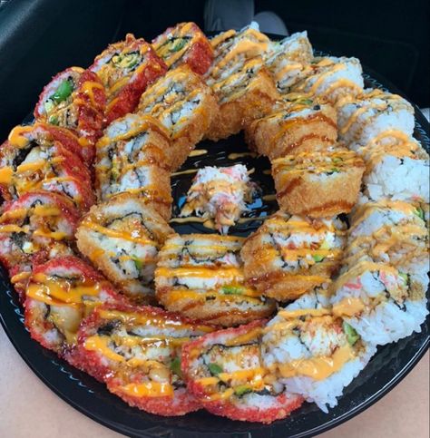 Types Of Sushi Rolls, Satisfying Pics, Different Types Of Sushi, Thanksgiving Foods, Types Of Sushi, Soul Food Dinner, Roast Turkey, Food Babe, Food Therapy