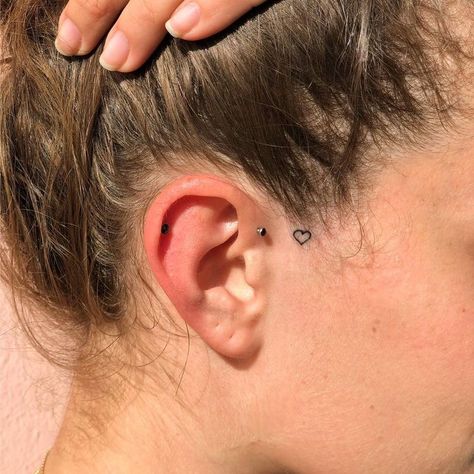 Tato Realis, Behind Ear Tattoos, Face Tattoos For Women, Tiny Tattoos For Women, Hidden Tattoos, Small Girl Tattoos, Cute Tiny Tattoos, Face Tattoos, Discreet Tattoos