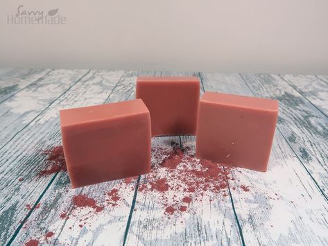 my pretty in pink clay soap recipe Homemade Loofah Soap, Clay Soap Recipe, Organic Soap Recipe, Castile Soap Recipes, Homemade Shampoo Recipes, Goat Milk Soap Recipe, Milk Soap Recipe, French Pink Clay, Rose Geranium Essential Oil