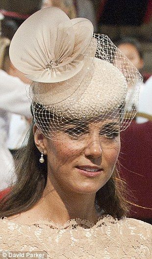 Loved this hat even before #duchessofcambridge wore it. The Duchess of Cambridge in Jane Taylor #hats #millinery Kate Middleton Hats, British Hats, Princesse Kate Middleton, Jane Taylor, Queen Kate, Princess Kate Middleton, Catherine Elizabeth Middleton, The Royals, K Fashion