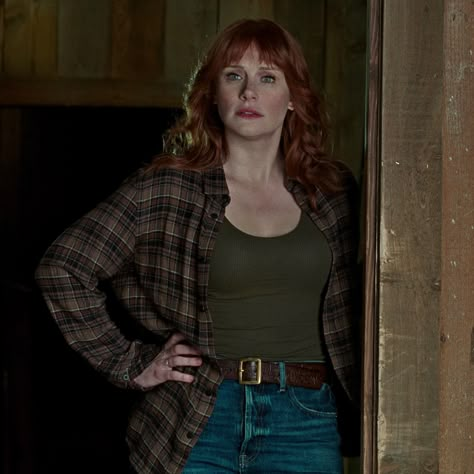 claire dearing Alyssa Howard, Jurassic World Claire, Jurassic World Characters, Brice Dallas Howard, Bryce Howard, Claire Dearing, Megan Hilty, Marcia Cross, Hazel Levesque