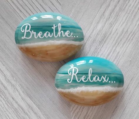 Ocean Themed Painted Rocks, Worry Rocks, Positivity Rocks, Garden Rock Painting Ideas, Garden Rock Painting, Friendship Rocks, Stones For Garden, Nature Gifts, Art Coquillage