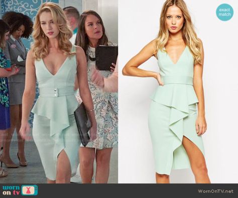 Petra, you go girl! Petra Salono, Petra Jane The Virgin, Petra Outfits, Petra Solano, Yael Grobglas, Dynasty Outfits, Gossip Girl Outfits, Worn On Tv, Where To Buy Clothes