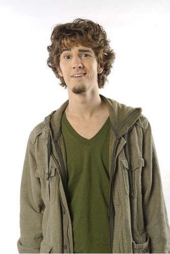 Shaggy Rogers (Scooby-Doo) Shaggy Curly Hair, Casey Kasem, Shaggy Haircut, Shaggy Scooby Doo, Mystery Inc, Scooby Doo Pictures, Scooby Doo Movie, Shaggy Rogers, Scooby Doo Mystery Incorporated