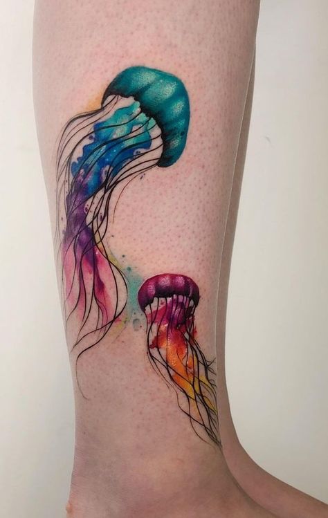 Cool Color Tattoos For Women, Tattoo Ideas Trending, Sea Sleeve Tattoos For Women, Tattoos For Addicts, Tattoo Designs Color, Jellyfish Sleeve Tattoo, Jellyfish Tattoos For Women, Water Theme Tattoo, Sealife Tattoos For Women