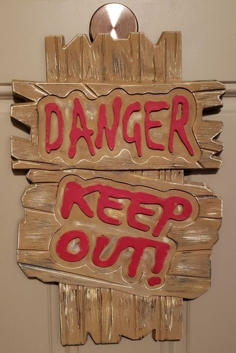 Danger sign for the front door made from a Dollar Tree Yard Stake. It is fair warning on some days, Halloween or not! LOL #halloween #halloweendecor #halloweendecorations #halloweendoordecor #halloween🎃 #halloween2019 #spooky #spookydecor #dollartreehalloween #dollartreediy Keep Out Halloween Door, Keep Out Signs, Halloween Room Decor, Dollar Tree Halloween, Casa Halloween, Halloween Door Decorations, Halloween 2019, Halloween Door, Spooky Decor