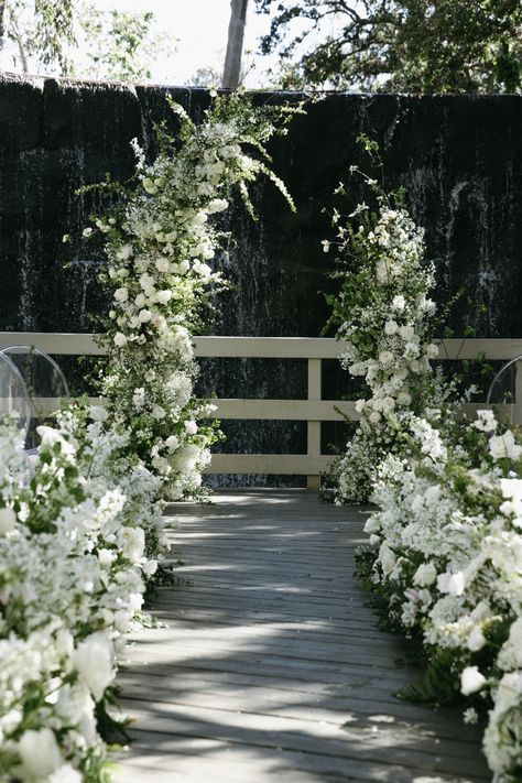 Greenery And White Wedding Arch, White Flower Arbor, Flower Arbor Wedding, White Floral Wedding Arch, Flower Columns, Flower Arragement, White Wedding Arch, White Wedding Ceremony, Wedding Alters