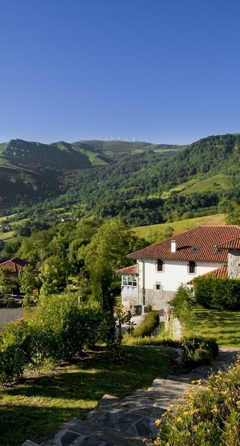 Casona de Quintana hotel in Cantabria is a secluded valley stay with artfully placed antiques, charming hosts and verdant mountain views. Idle sorts will enjoy the slow pace of rural life, city fans can head to Bilbao and activity enthusiasts can birdwatch, cave walk or hike the hilly trails. Basque Country Spain, Basque Aesthetic, Basque Spain, Rural Spain, Spain Country, Mountain Villa, Mr Mrs Smith, Going Off The Grid, Mrs Smith