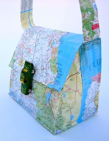 Messenger Bag with Cool Map Art | originally pinned by Paula Marin | #aaa #mapcrafts www.aaa.com/travel Diy Map, Map Bag, Map Crafts, Map Projects, Purse Tutorial, Newspaper Crafts, Kindergarten Crafts, Diy Purse, Book Ideas