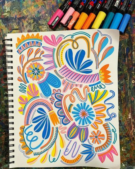 Marker Background Ideas, Simple Marker Art Ideas, Posca Pen Designs, Painting Ideas With Paint Markers, Posca Pens Art Ideas Canvas, Acrylic Painting Doodles, Doodle On Canvas, Something To Draw With Markers, Felt Marker Art