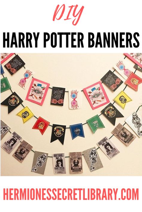 Hp Crafts, Harry Potter Banner, Secret Library, Harry Potter Christmas Decorations, Harry Potter Printables Free, Diy Harry Potter, Harry Potter Christmas Tree, Harry Potter Bday, Harry Potter Classroom