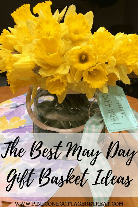 Here are some easy May Day Basket ideas for your friends. May Day Basket Ideas, May Day Ideas, May Day Traditions, May Basket, Secret Pal Ideas, May Baskets, Happy May Day, May Day Baskets, Decorating With Flowers