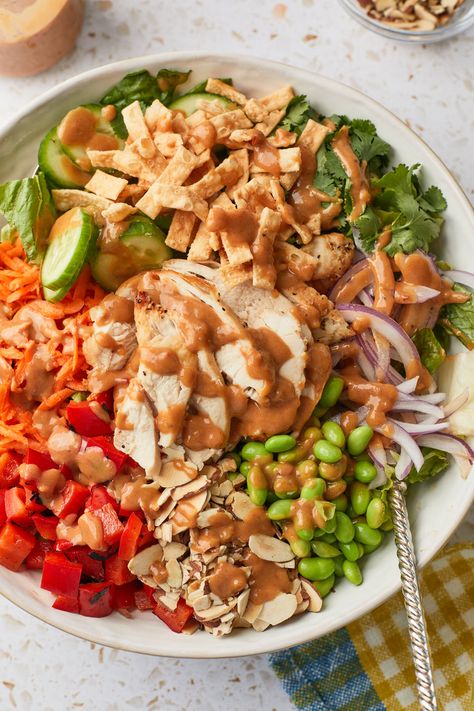 Thai Chicken Salad Panera Thai Chicken Salad, Chicken Recipes Dairy Free, Spicy Peanut Dressing, Panera Salad, Taco Salad Dressing, Chicken Salad Dressing, Main Salad, Thai Chicken Salad, Thai Peanut Chicken