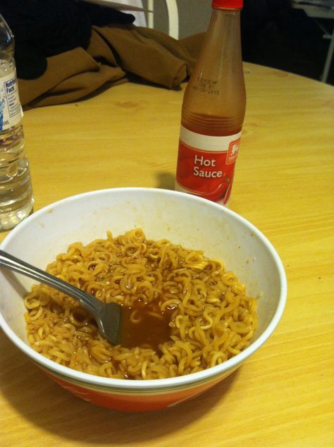 Roman noodles with hot sauce! *lunch*!!(: Reman Noodles, Roman Noodles, Jump Scare, Food Fruit, Hot Sauce, Macaroni And Cheese, Love Life, Noodles, Sauce