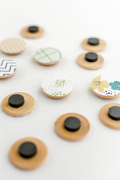 Clay Magnets Diy, Scrapbook Paper Crafts Diy, Magnets Diy, Diy Magnets, Magnetic Paper, Cute Diy Projects, Clay Magnets, Wood Slice Art, Easy Birthday