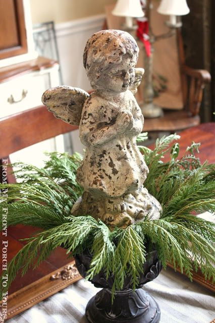 Christmas Cherubs Angel, Decorating With Angels, Angel Christmas Decor, Mantel Christmas, Christmas Urns, Chirstmas Decor, French Country Christmas, French Christmas, Cherub Angel