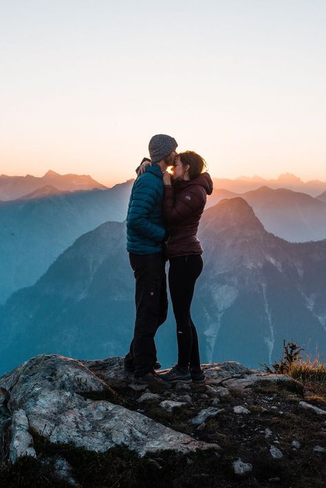 Elopement Hairstyles, Boho Bouquets, Wander Outfit, Hiking Couple, Elopement Pictures, Elopement Tips, Mountain Couple, Elopement Destinations, Foto Inspo