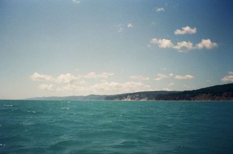 sea / adventures / 35 mm film / kodak / kodak Ultra Max 400 / film / film photography/ #filmphotography #kodak #seaonfilm #seaon35mm #35mm Sea Film Photography, Kodak Ultra Max 400, Kodak Film Pictures, Kodak 35mm Film, Notebook Wallpaper, Sunny Aesthetic, Camera Ideas, 35 Mm Film, Kodak Pixpro