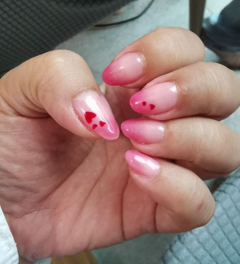 Pink ombre nails with hearts for valentine idea Nail With Heart Design, Nail With Heart, Valentines Nail Ideas, Ombre Mirror, Nails With Hearts, Nail Ideas Pink, Valentines Nail, Nails Heart, Pink Ombre Nails