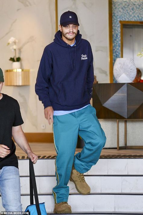 Pete Davidson Style, Pete Davidson Outfits, Pete Davison, Pete Davidson, Nice Guys, Mens Outfit Inspiration, A Good Man, Parachute Pants, Rain Jacket