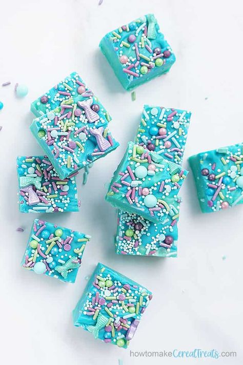 MERMAID FUDGE topped with mermaid sprinkles, a bright fun, teal and blue swirled fudge for mermaid and ocean fans. Great for mermaid parties! Mermaid Fudge, Mermaid Sprinkles, Mermaid Desserts, Mermaid Party Food Ideas, Mermaid Party Food, Truffle Recipes, Party Food Recipes, Fudge Flavors, Fudge Bars