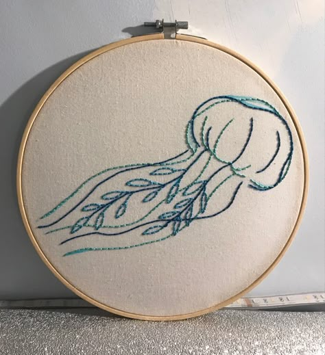 Broderie a la main Embroidery Jeans Diy, Clothes Embroidery Diy, Marine Ecosystem, Pola Sulam, Handmade Embroidery Designs, Embroidery Stitches Tutorial, Hand Embroidery Projects, Cute Embroidery, Simple Embroidery