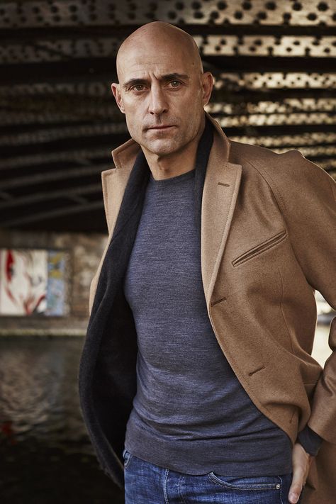 Mark Strong Bald Men Style, Mark Strong, British Style Men, Handsome Male Models, Bald Man, Au Pair, Professional Men, Bald Men, Daniel Craig