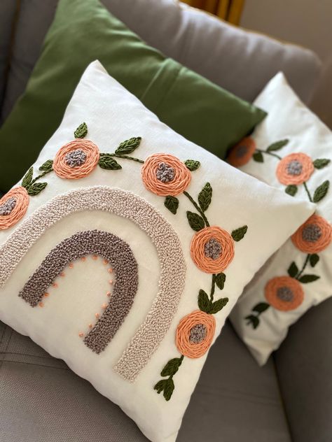 "Colorful Crochet Cushion Designs for Your Home" https://youtu.be/NMPeVBXETeg?si=O47Gh1EKypPp4sSx Daisy Flower Pillow, Flower Punch Needle, Hot Pink Throw Pillows, Punch Needle Pillow, Needle Cushion, Flower Punch, Cushion Cover Pattern, Cushion Embroidery, Simple Hand Embroidery Patterns