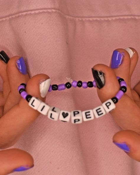 Bracelet Text Ideas, Lil Peep Lil Tracy Matching Bracelets, Lil Peep Bracelet Ideas, Lil Peep Bracelet, Lil Peep Merch, Peeps Crafts, Lil Peep Lyrics, Diy Kandi Bracelets, Lil Tracy