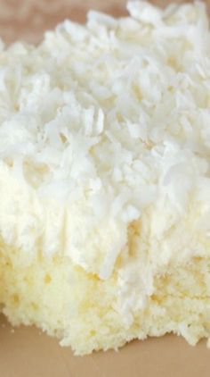 Looks so good....Easy Coconut Sheet Cake with Whipped Coconut Icing Coconut Sheet Cake, Dip Appetizers, Church Recipes, Coconut Sheet Cakes, Coconut Cakes, Pineapple Ring, Coconut Icing, Facebook Recipes, Coconut Cake Recipe